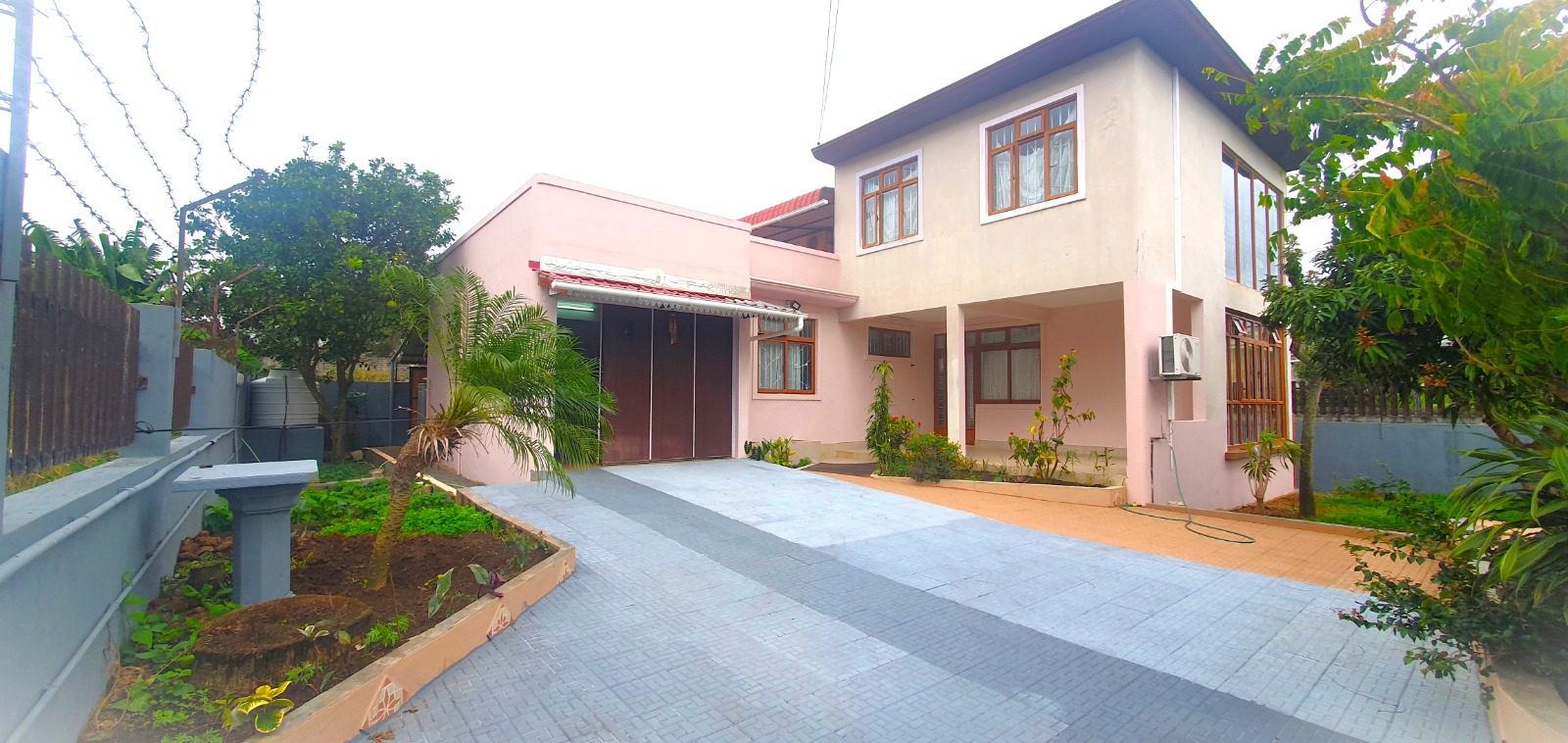 HOUSE 2700FT2 4 BEDROOMS FOR SALE IN AVENUE REMI OLLIER BONNE TERRE