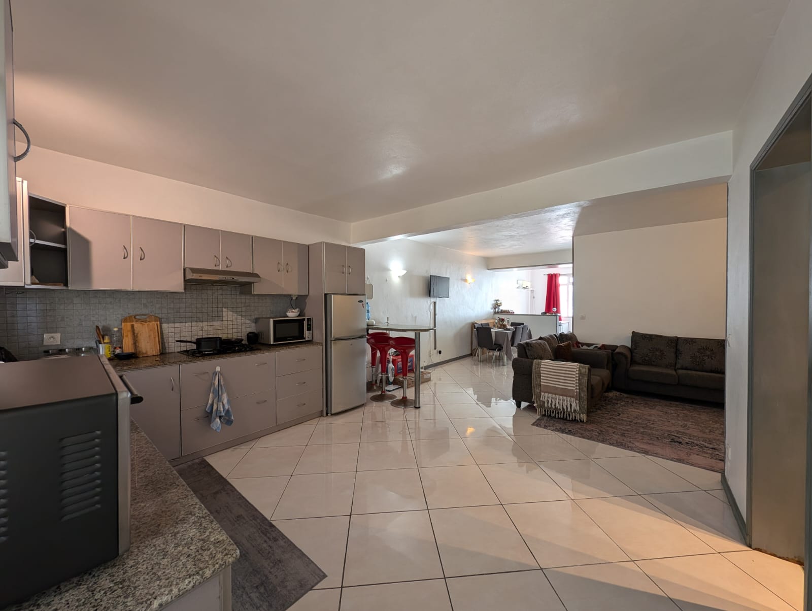 APARTMENT 74M2 1 BEDROOM FOR SALE IN CARREAU LALIANE